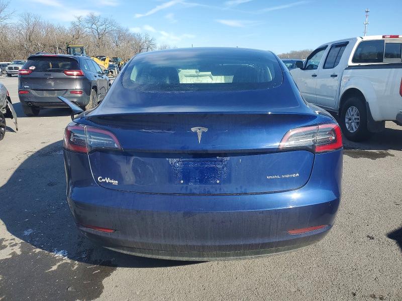 72933845 :رقم المزاد ، 5YJ3E1EB8JF133879 vin ، 2018 Tesla Model 3 مزاد بيع