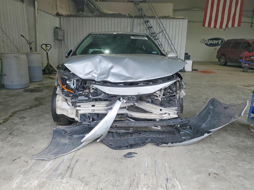 75585565 :رقم المزاد ، 5YFEPMAE1MP271079 vin ، 2021 Toyota Corolla مزاد بيع