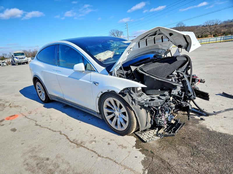 Продажа на аукционе авто 2019 Tesla Model X, vin: 5YJXCAE26KF197475, номер лота: 97766925