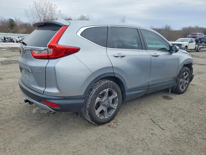 99191925 :رقم المزاد ، 7FARW2H57JE094175 vin ، 2018 Honda Cr-v مزاد بيع