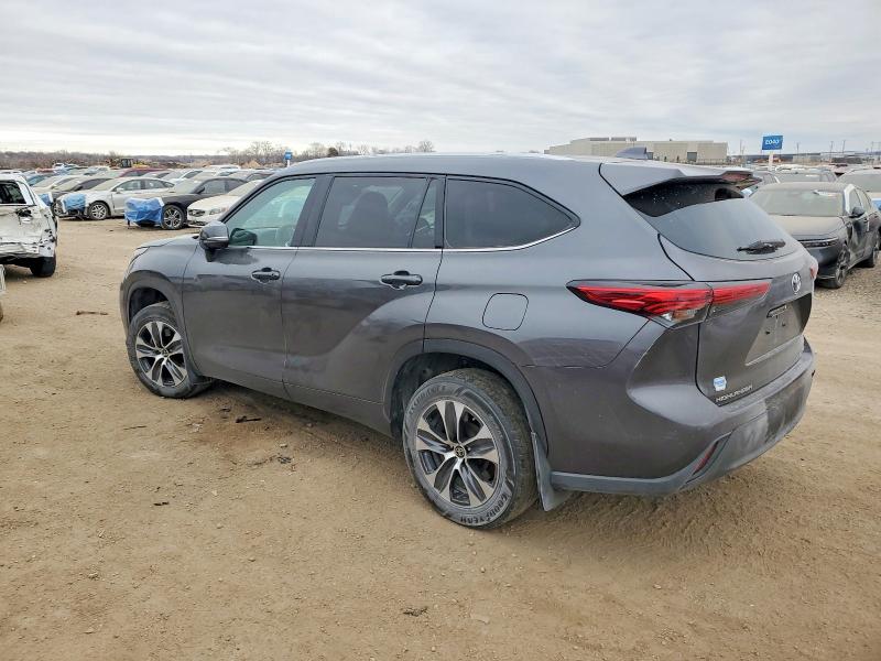 75268615 :رقم المزاد ، 5TDHZRBH9NS225375 vin ، 2022 Toyota Highlander مزاد بيع