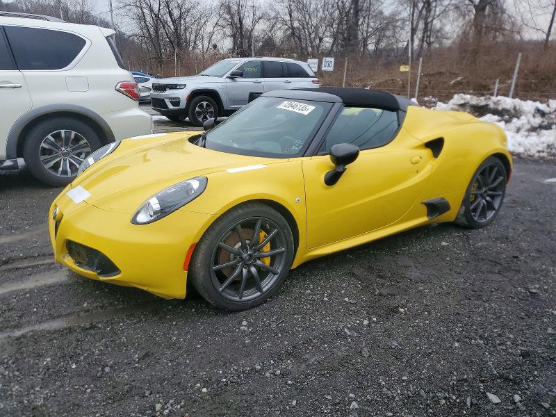 Aukcja sprzedaży 2015 Alfa Romeo 4c Spider, vin: ZARBAAB49FM169436, numer aukcji: 72646135