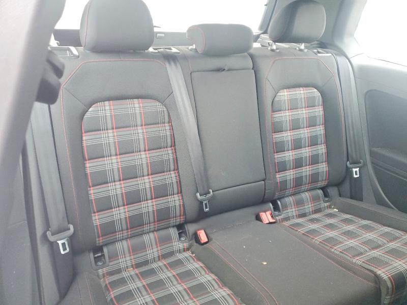 98184205 :رقم المزاد ، 3VWYT7AU4FM035924 vin ، 2015 Volkswagen Gti مزاد بيع