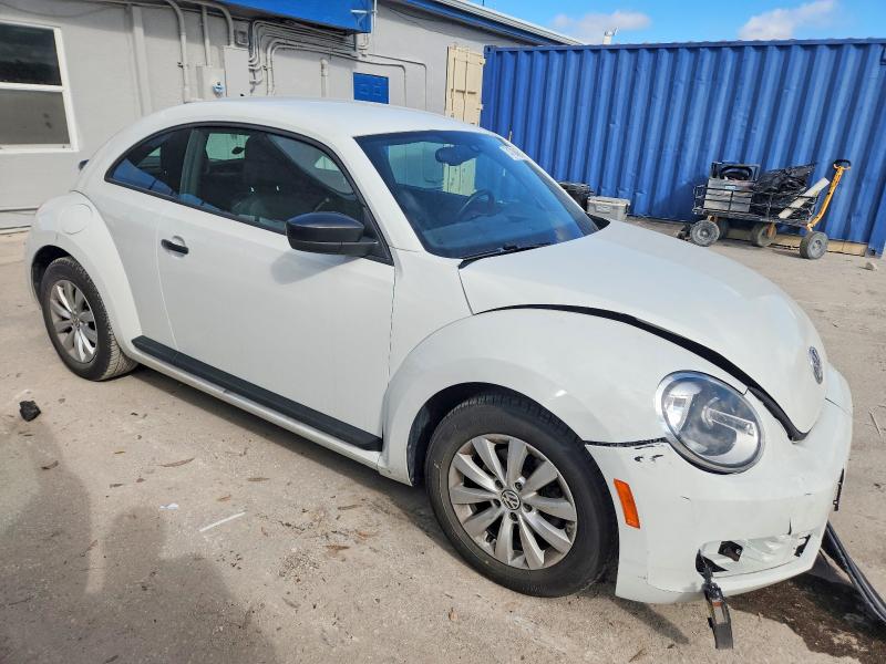 2016 Volkswagen Beetle მანქანა იყიდება აუქციონზე, vin: 3VWF17AT1GM635886, აუქციონის ნომერი: 75358105