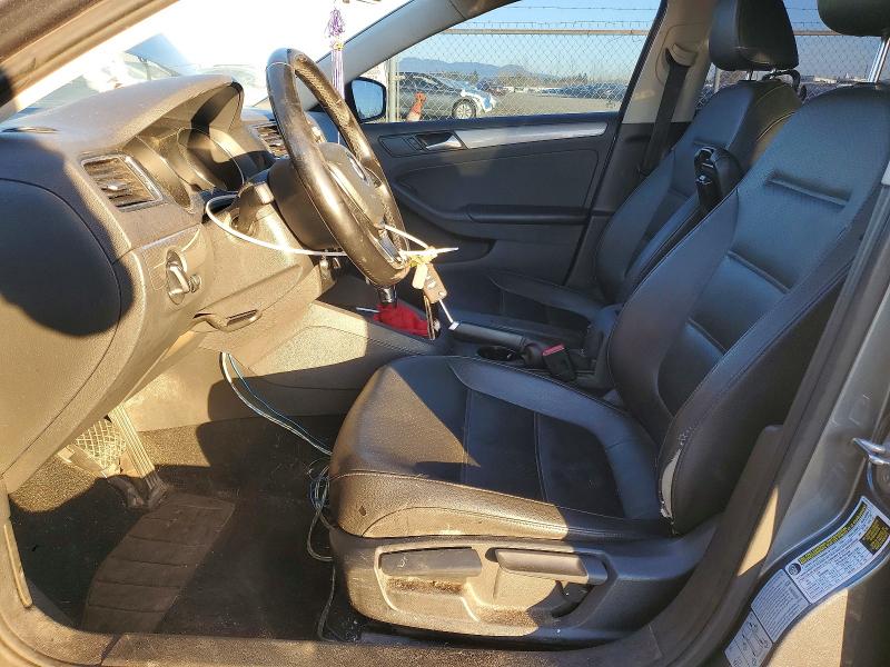 73700145 :رقم المزاد ، 3VWDB7AJ9HM392736 vin ، 2017 Volkswagen Jetta مزاد بيع