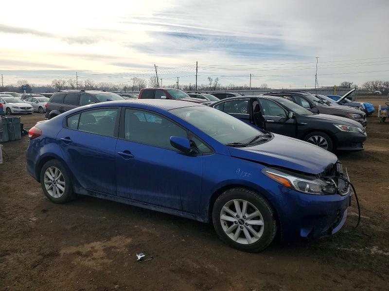 2017 Kia Forte მანქანა იყიდება აუქციონზე, vin: 3KPFL4A75HE111425, აუქციონის ნომერი: 99104325