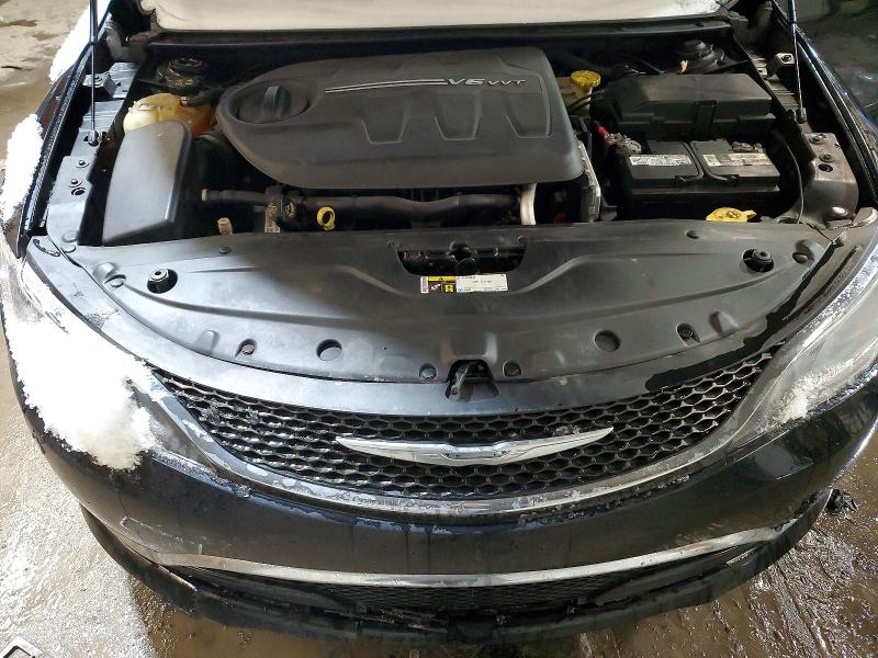 73031335 :رقم المزاد ، 1C3CCCEG5FN512686 vin ، 2015 Chrysler 200 مزاد بيع