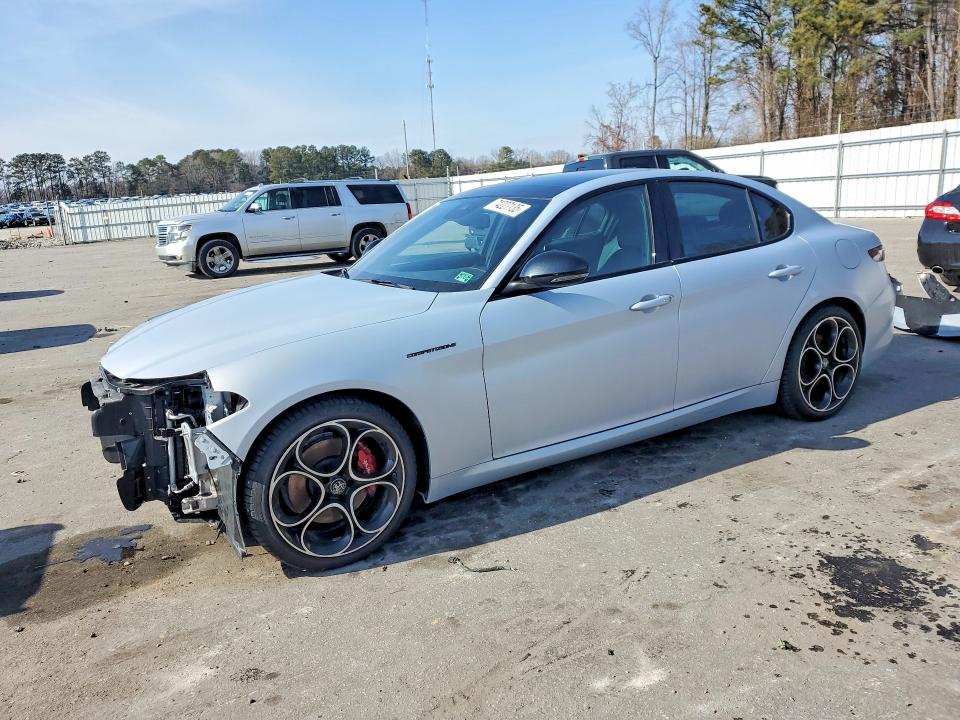 Продаж на аукціоні авто 2024 Alfa Romeo Giulia, vin: ZARFAMBN2R7677584, номер лоту: 74227135