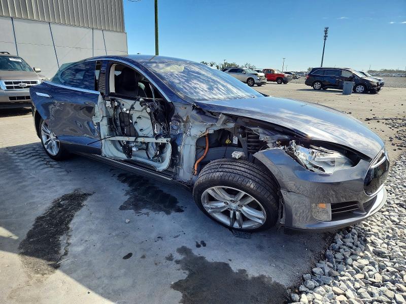 Auction sale of the 2015 Tesla Model S, vin: 5YJSA1H11FF085868, lot number: 75013835