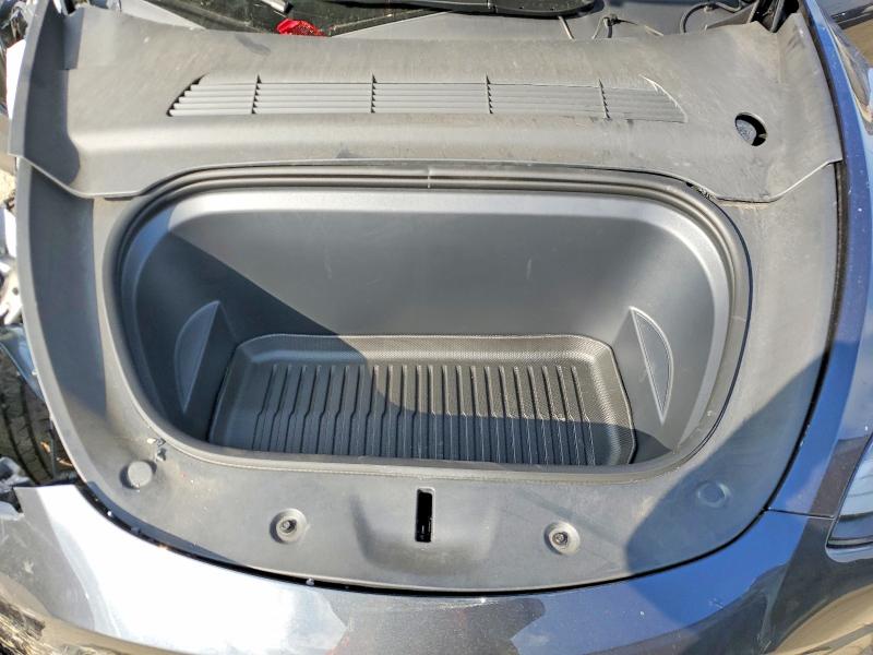 74670845 :رقم المزاد ، 7SAYGAEE1SF302445 vin ، 2025 Tesla Model Y مزاد بيع