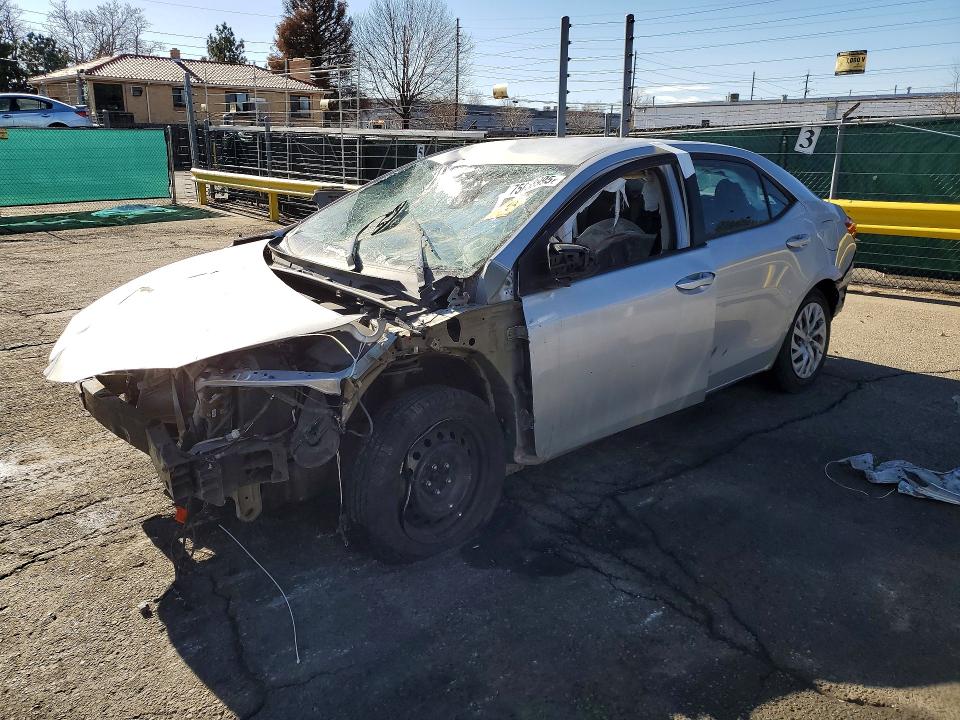 75658995 :رقم المزاد ، 5YFBURHEXJP754175 vin ، 2018 Toyota Corolla مزاد بيع
