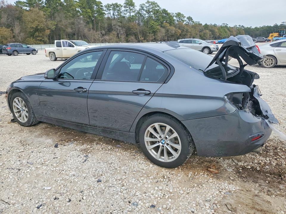74801055 :رقم المزاد ، WBA8E1G51JNU92129 vin ، 2018 Bmw 320 مزاد بيع