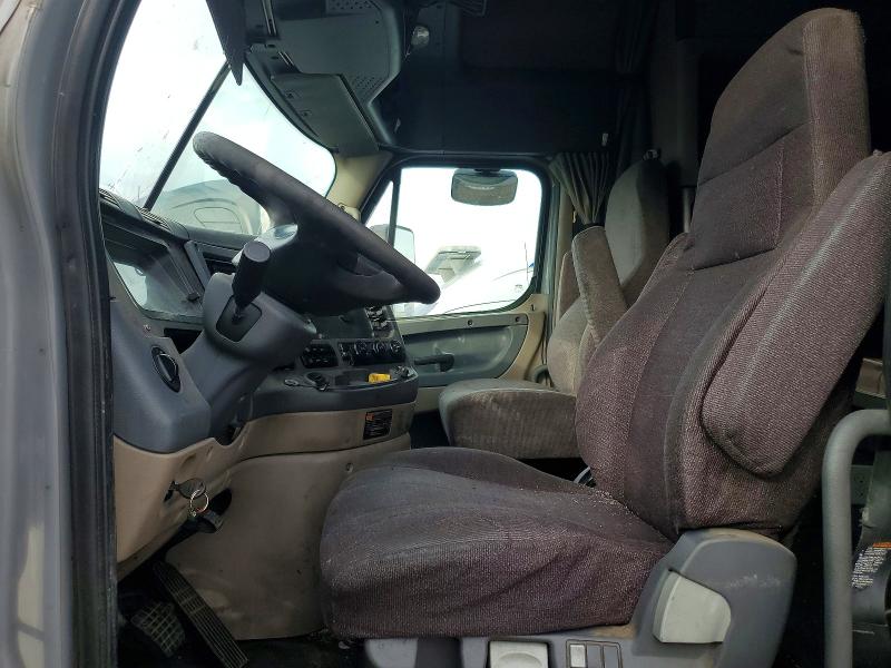 Продаж на аукціоні авто 2017 Freightliner Cascadia 1, vin: 3AKJGLBG4HSJA3095, номер лоту: 98896395