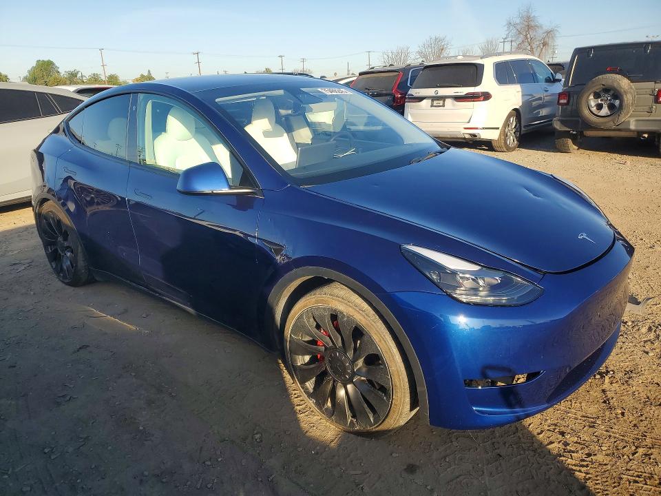 75466245 :رقم المزاد ، 7SAYGDEF4NF399946 vin ، 2022 Tesla Model Y مزاد بيع