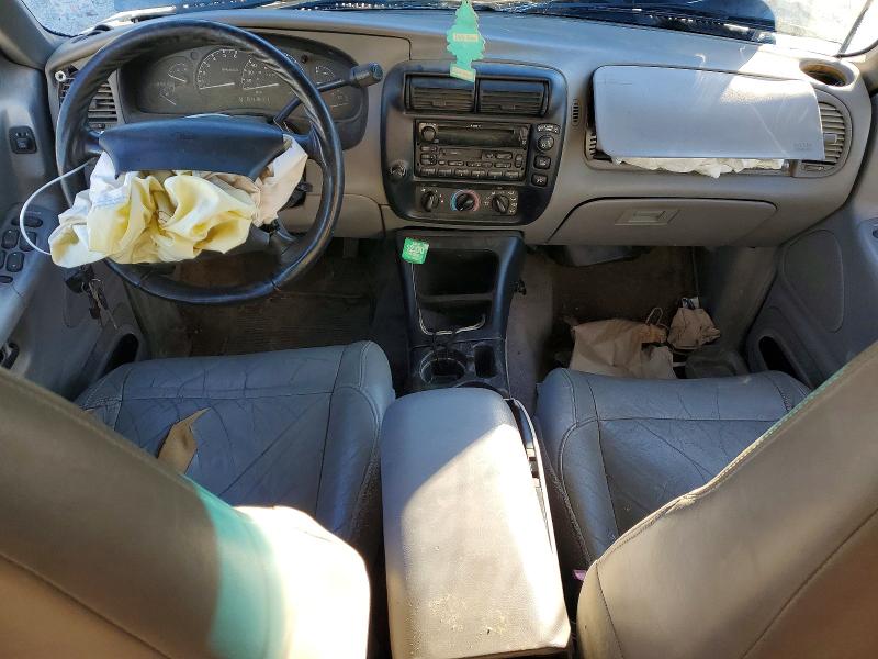 98401725 :رقم المزاد ، 1FMZU63E5YZA24674 vin ، 2000 Ford Explorer مزاد بيع