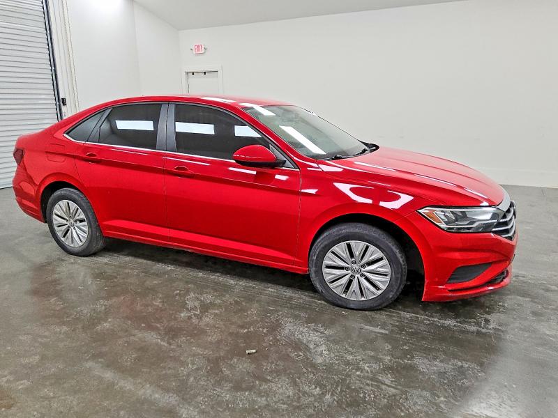 72836495 :رقم المزاد ، 3VWN57BU2KM049939 vin ، 2019 Volkswagen Jetta مزاد بيع