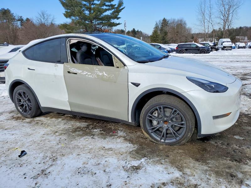 2024 Tesla Model Y მანქანა იყიდება აუქციონზე, vin: 7SAYGDED6RA318642, აუქციონის ნომერი: 99119625