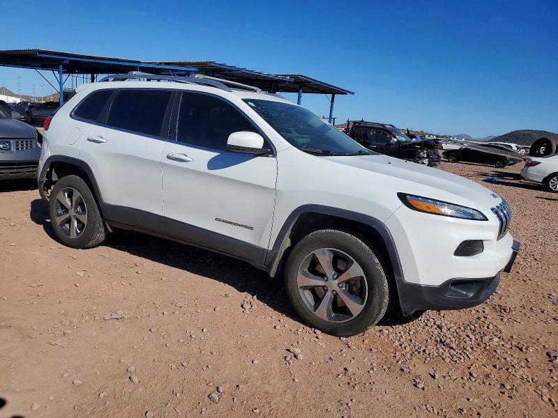 74704945 :رقم المزاد ، 1C4PJMCS9HW500439 vin ، 2017 Jeep Cherokee مزاد بيع