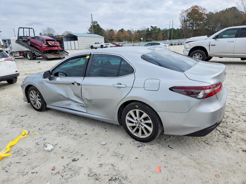 97982685 :رقم المزاد ، 4T1C11AK1NU076788 vin ، 2022 Toyota Camry مزاد بيع