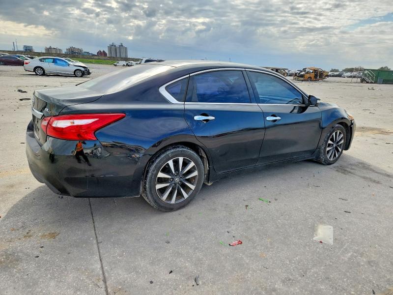 Продажа на аукционе авто 2017 Nissan Altima, vin: 1N4AL3AP8HC124672, номер лота: 57334196