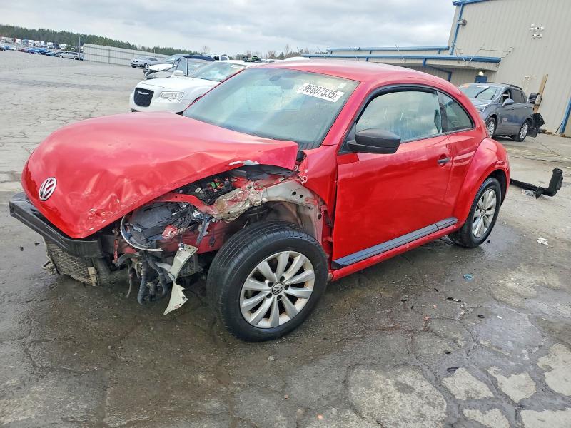 Auction sale of the 2017 Volkswagen Beetle, vin: 3VWF17ATXHM611264, lot number: 98607335