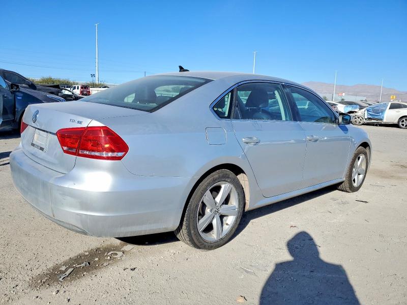 73064045 :رقم المزاد ، 1VWBN7A30DC105716 vin ، 2013 Volkswagen Passat مزاد بيع
