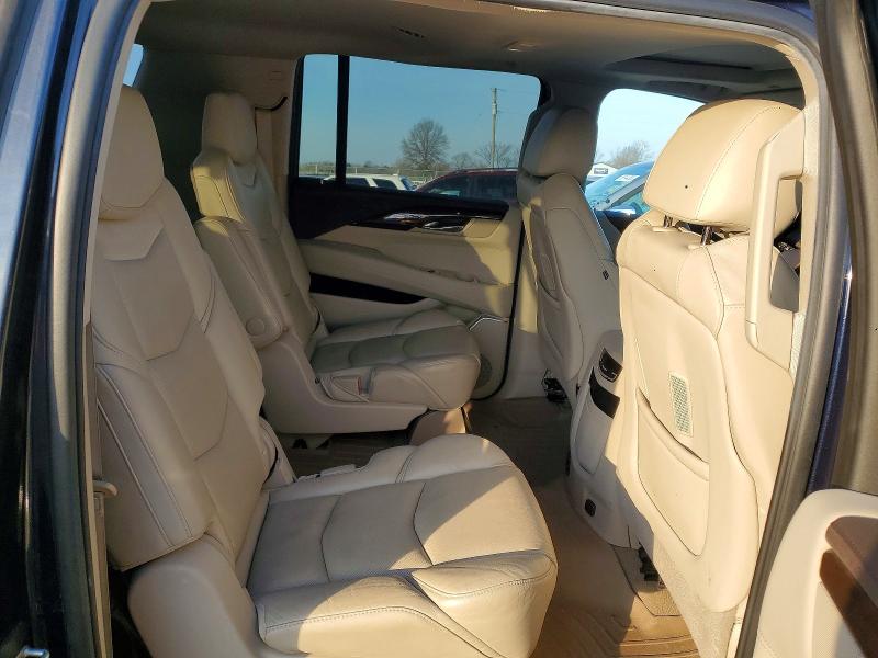 98846405 :رقم المزاد ، 1GYS4HKJ6HR355256 vin ، 2017 Cadillac Escalade مزاد بيع