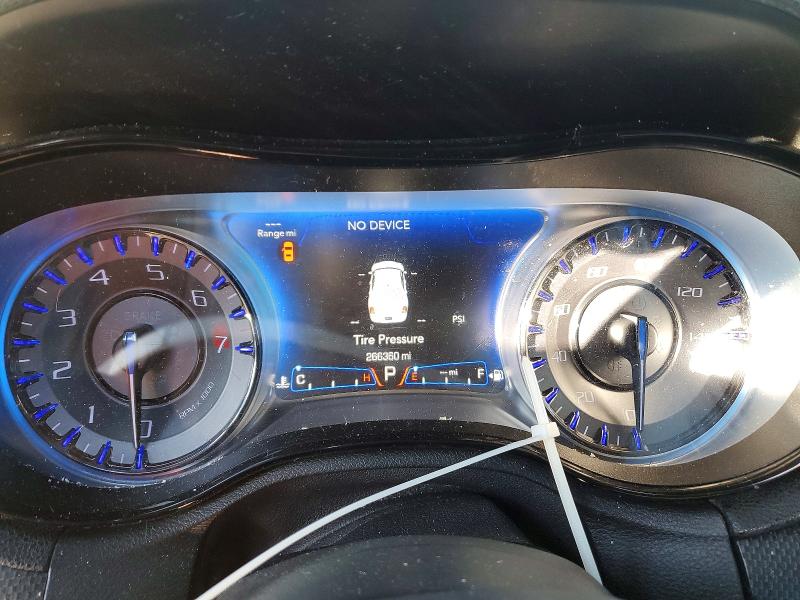 98967245 :رقم المزاد ، 2C3CCAGG8FH923011 vin ، 2015 Chrysler 300 مزاد بيع