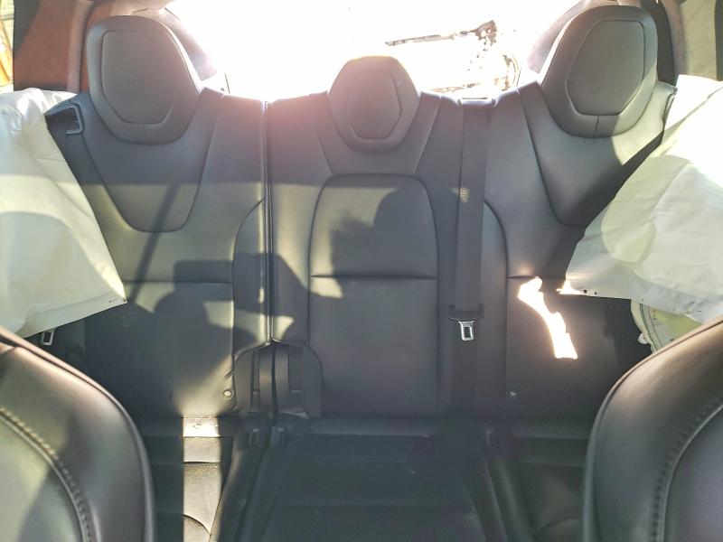 Продажа на аукционе авто 2017 Tesla Model X, vin: 5YJXCAE2XHF077364, номер лота: 72217125