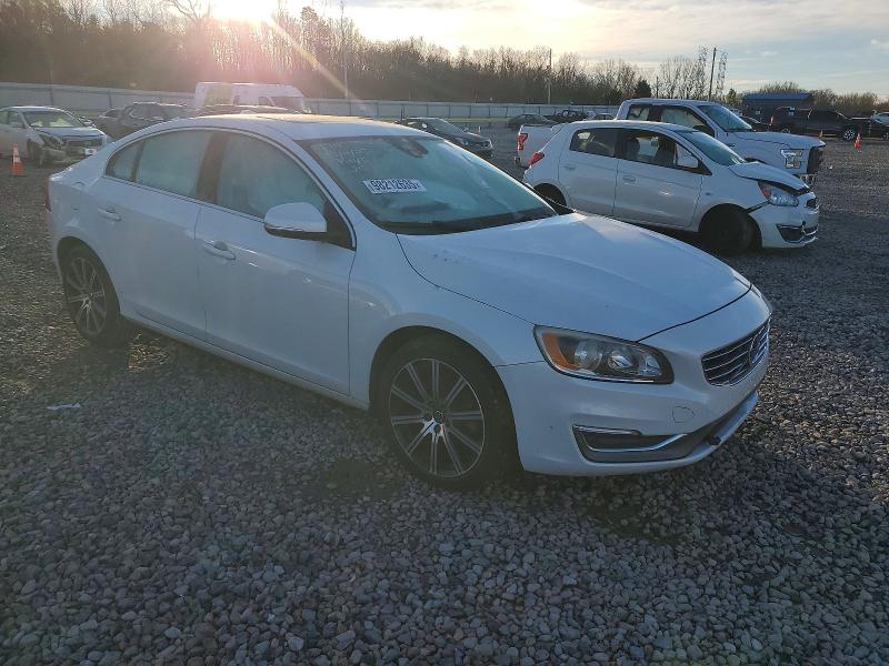 2017 Volvo S60 მანქანა იყიდება აუქციონზე, vin: LYV402HK7HB133243, აუქციონის ნომერი: 98212635