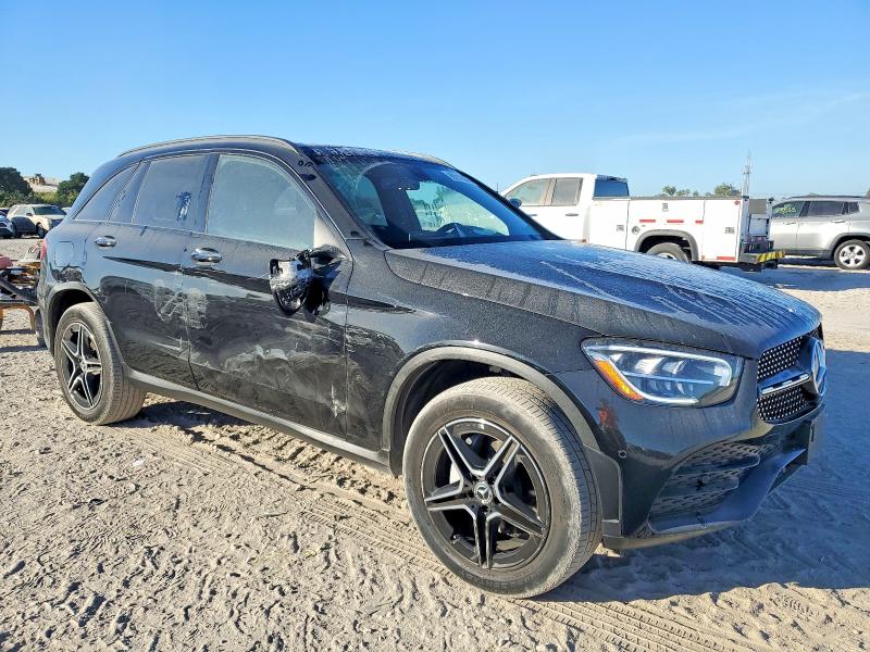 99210585 :رقم المزاد ، W1N0G8EB8MV298707 vin ، 2021 Mercedes-benz Glc مزاد بيع