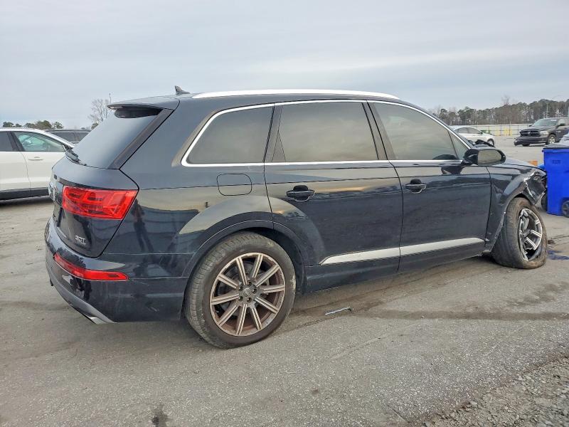 2017 Audi Q7 მანქანა იყიდება აუქციონზე, vin: WA1LAAF71HD027467, აუქციონის ნომერი: 75061675