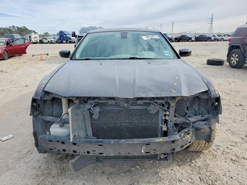 98240215 :رقم المزاد ، 2C3CCAAG8FH868066 vin ، 2015 Chrysler 300 مزاد بيع