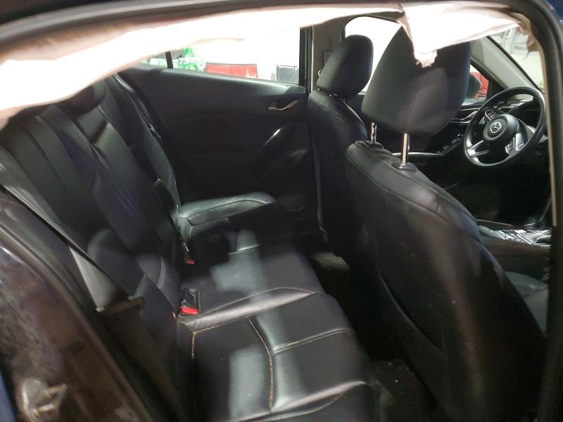 74670705 :رقم المزاد ، 3MZBN1T74JM235571 vin ، 2018 Mazda 3 Se مزاد بيع