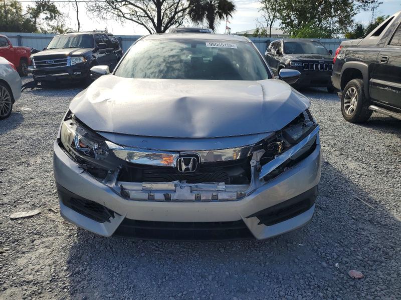 98045155 :رقم المزاد ، 19XFC2F76JE029657 vin ، 2018 Honda Civic مزاد بيع