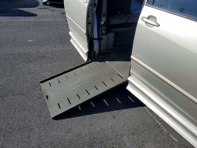 74264405 :رقم المزاد ، 5TDKK4CC8AS337076 vin ، 2010 Toyota Sienna مزاد بيع