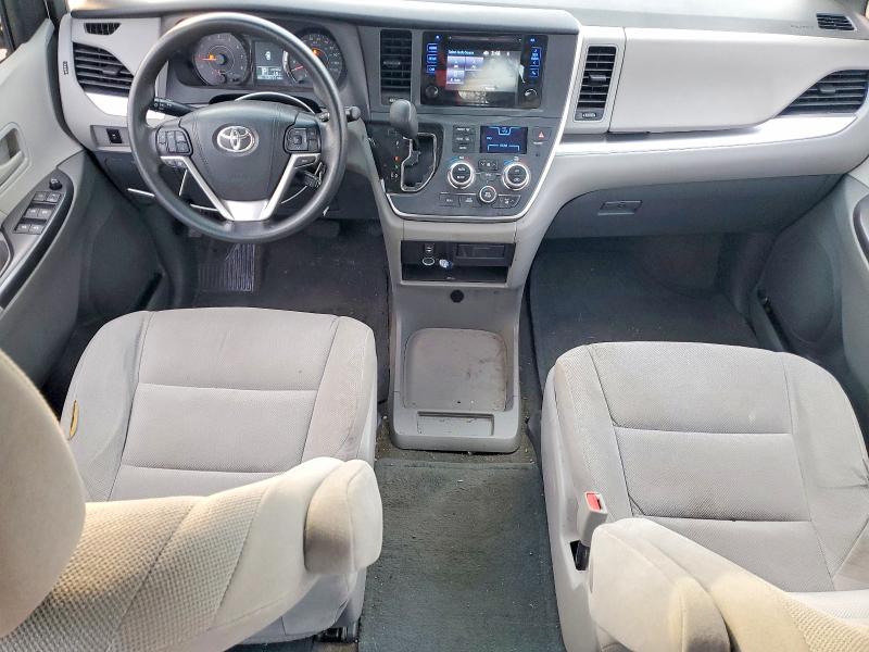 2015 Toyota Sienna მანქანა იყიდება აუქციონზე, vin: 5TDZK3DCXFS591516, აუქციონის ნომერი: 72630845