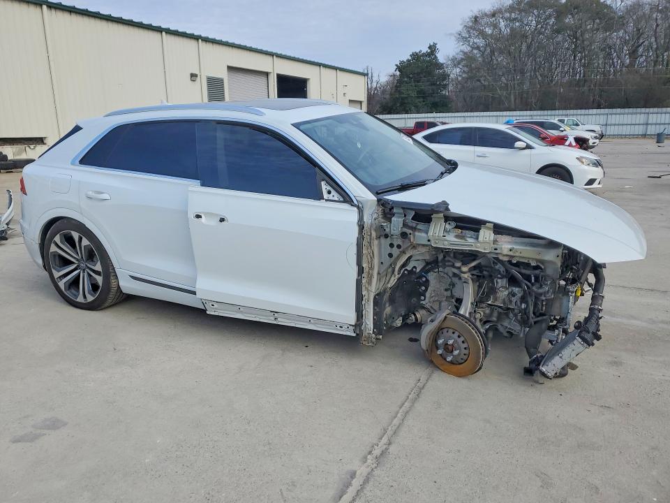 75221495 :رقم المزاد ، WA1EVAF16LD025361 vin ، 2020 Audi Q8 مزاد بيع
