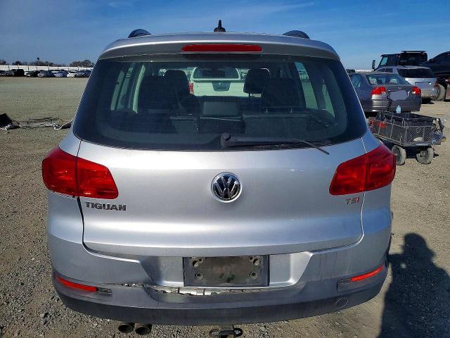 74465155 :رقم المزاد ، WVGAV7AX8HK036279 vin ، 2017 Volkswagen Tiguan مزاد بيع