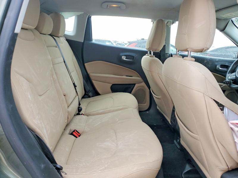 98111045 :رقم المزاد ، 3C4NJDAB2JT262178 vin ، 2018 Jeep Compass مزاد بيع