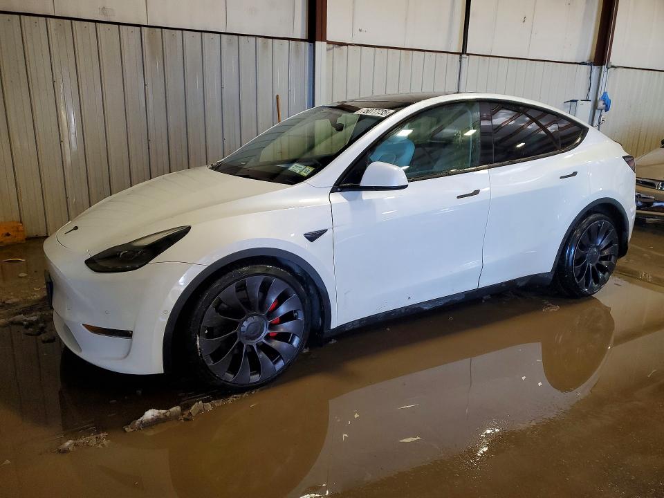75077735 :رقم المزاد ، 7SAYGDEFXNF551518 vin ، 2022 Tesla Model Y مزاد بيع