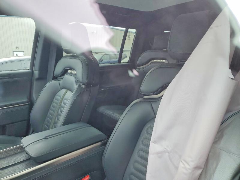 99208915 :رقم المزاد ، 7PDSGBBA4SN073036 vin ، 2025 Rivian R1s مزاد بيع