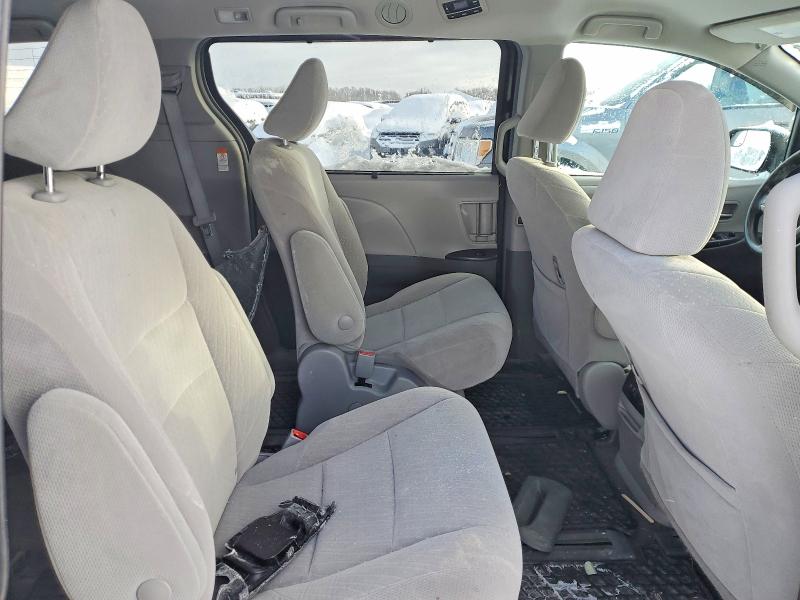 Продажа на аукционе авто 2018 Toyota Sienna, vin: 5TDJZ3DC9JS190606, номер лота: 99825645