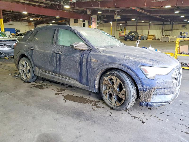 Продажа на аукционе авто 2021 Audi E-tron, vin: WA1AAAGE0MB032640, номер лота: 72249025