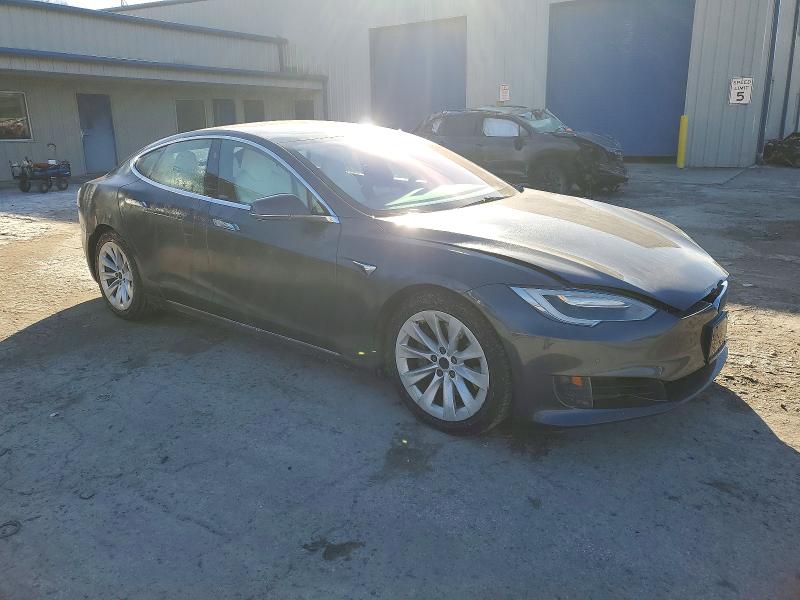 74258845 :رقم المزاد ، 5YJSA1E20HF207460 vin ، 2017 Tesla Model S مزاد بيع
