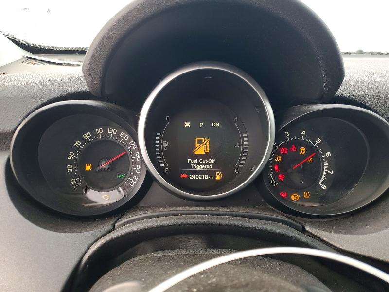 99676585 :رقم المزاد ، ZFBCFYCB8HP556179 vin ، 2017 Fiat 500x مزاد بيع