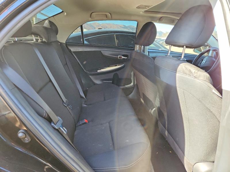 75032155 :رقم المزاد ، 5YFBU4EE6CP070833 vin ، 2012 Toyota Corolla مزاد بيع