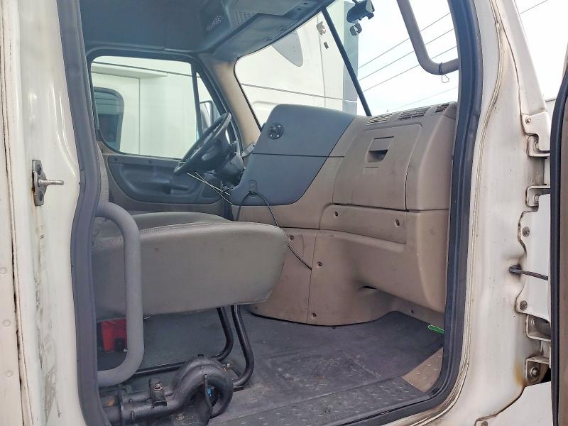 72888335 :رقم المزاد ، 1FUBGEDV5GLHC5665 vin ، 2016 Freightliner Cascadia 1 مزاد بيع