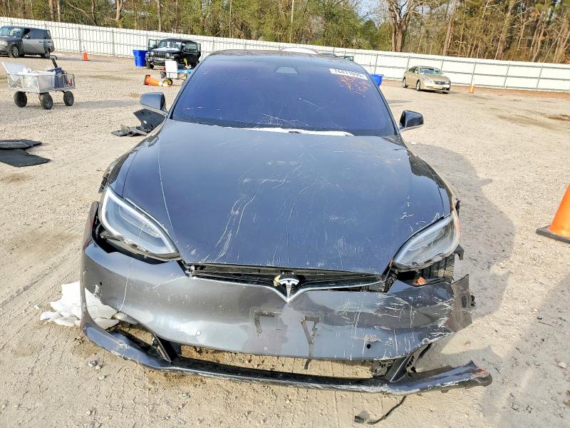 Продажа на аукционе авто 2018 Tesla Model S, vin: 5YJSA1E28JF297141, номер лота: 74411095