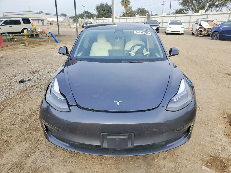 2022 Tesla Model 3 მანქანა იყიდება აუქციონზე, vin: 5YJ3E1EB0NF229298, აუქციონის ნომერი: 74198595